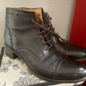 Beautiful genuine leather Alberto Fermani combat boot Size 7.5.